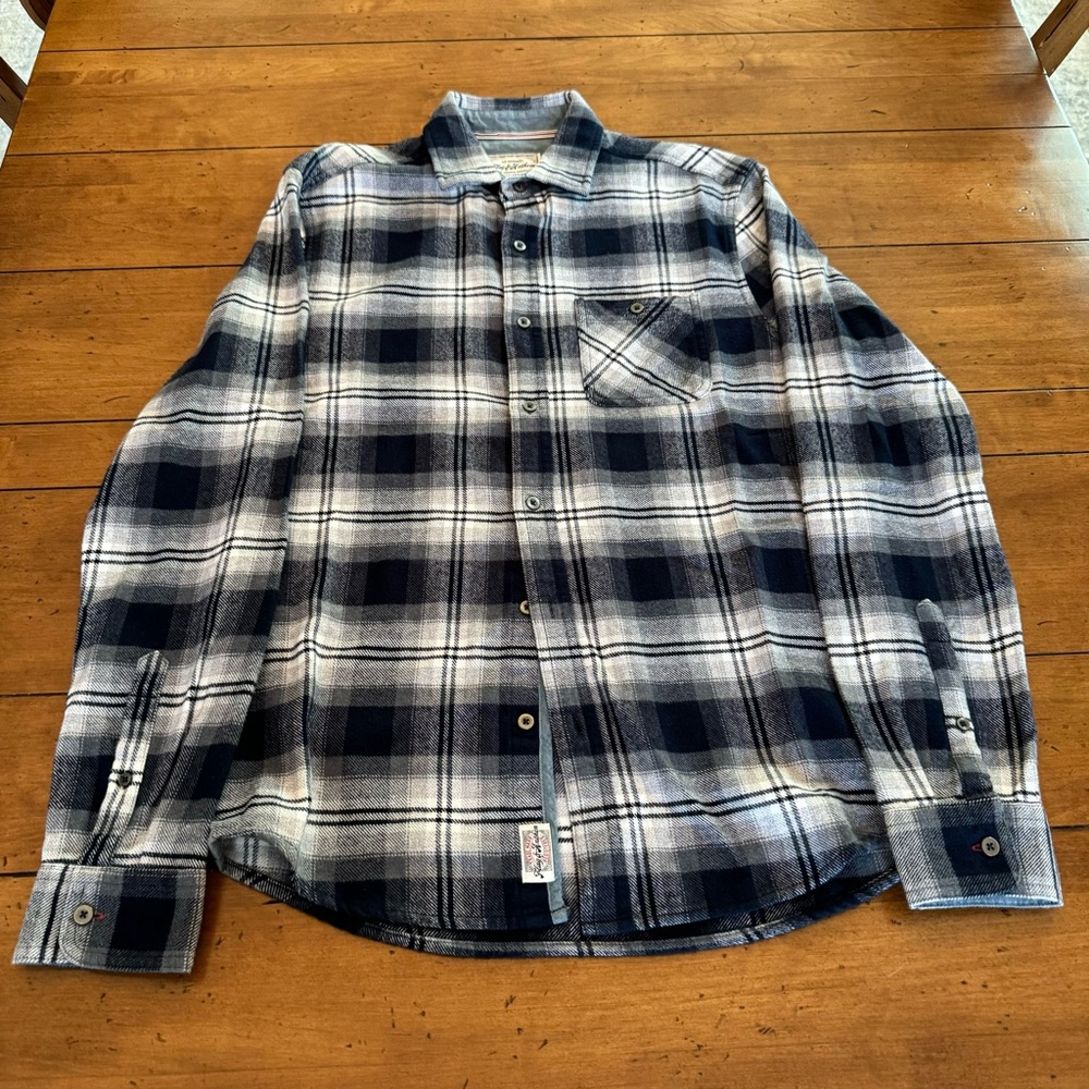 An Original Flag & Anthem Men's Flannel Button Down Shirt Size Small NWOT